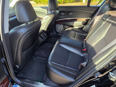 Used 2016 Acura RLX Sport Hybrid w/ Advance Pkg image 12