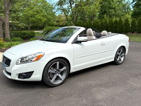 Used 2013 Volvo C70 T5 FWD image 1