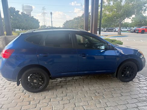 Used 2009 Nissan Rogue SL FWD image 2