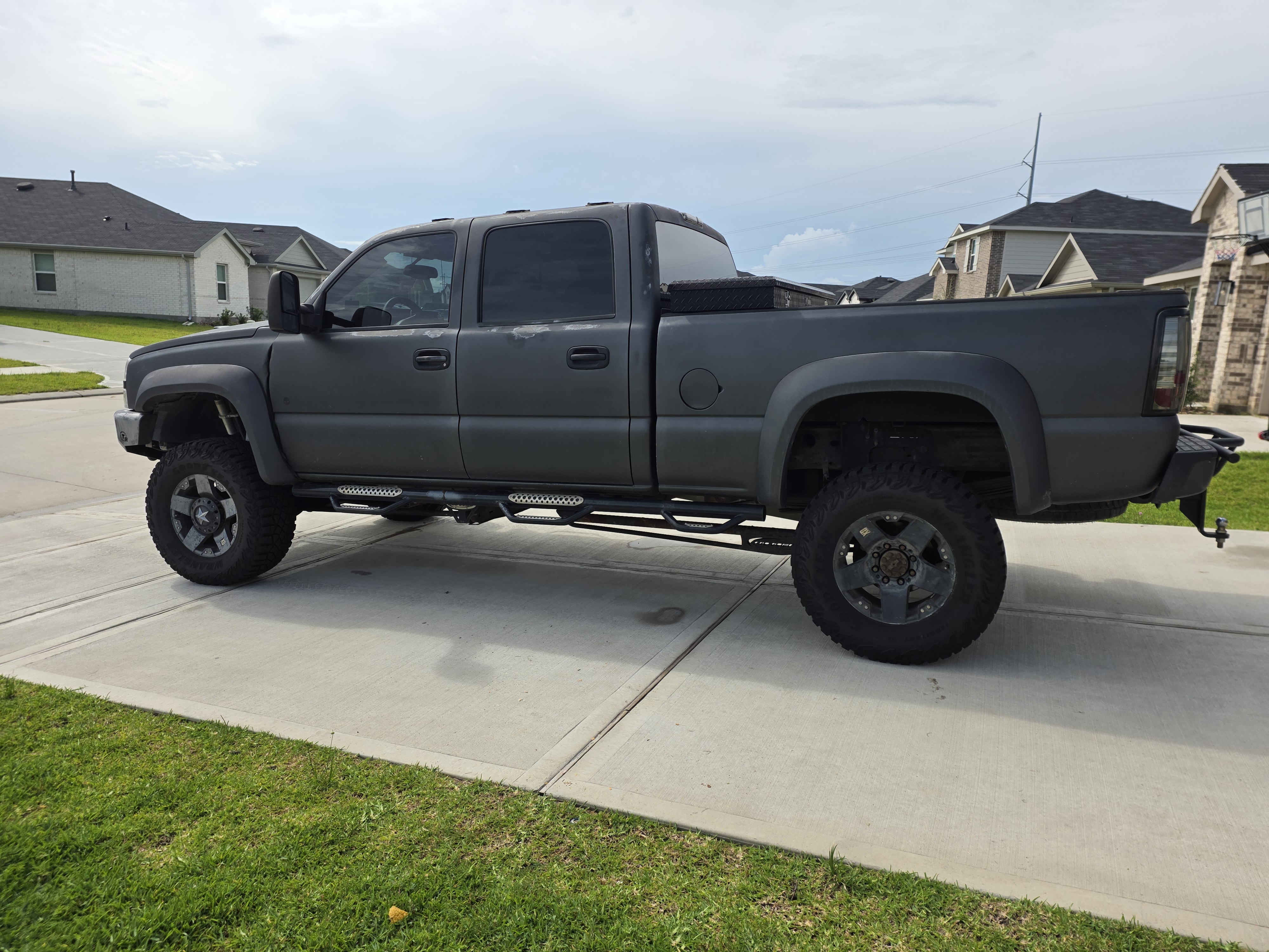 Used 2005 Chevrolet Silverado 2500 LS w/ Heavy-Duty Power Package AWD/4WD image 16