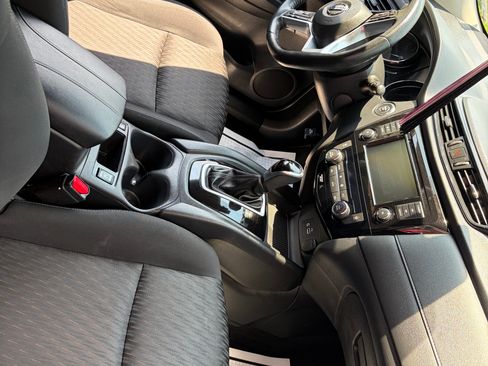 Used 2019 Nissan Rogue SV AWD/4WD image 8