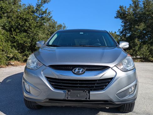 Used 2011 Hyundai Tucson Limited w/ Premium Pkg 3 image 2