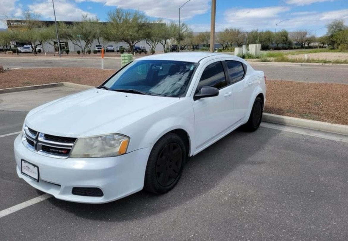 Used 2014 Dodge Avenger SE FWD image 1