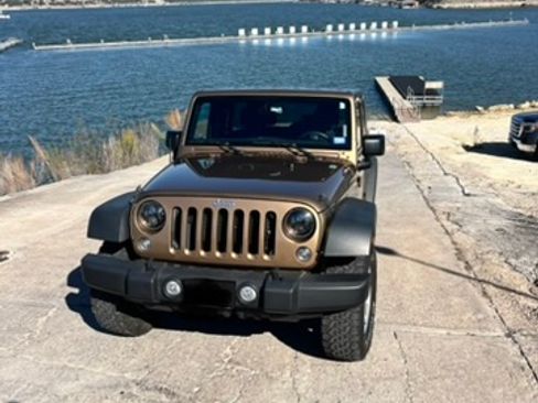 Used 2015 Jeep Wrangler Unlimited Sport w/ Quick Order Package 24S AWD/4WD image 2