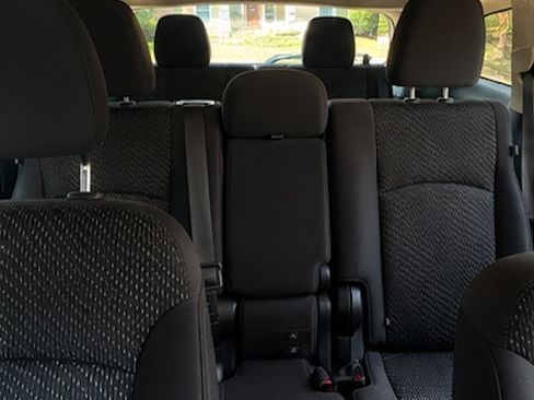 Used 2019 Dodge Journey SE w/ Connectivity Group FWD image 6