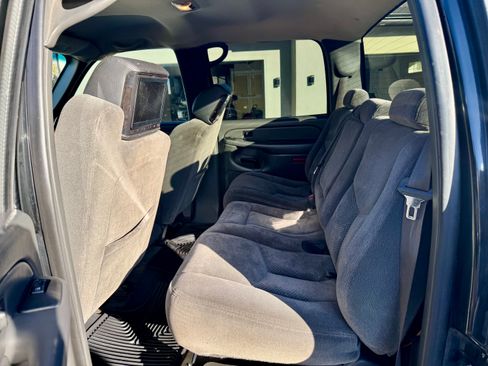 Used 2006 Chevrolet Silverado 2500 LT w/ Heavy-Duty Power Package image 15