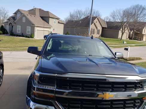 Used 2017 Chevrolet Silverado 1500 LT w/ All Star Edition image 4