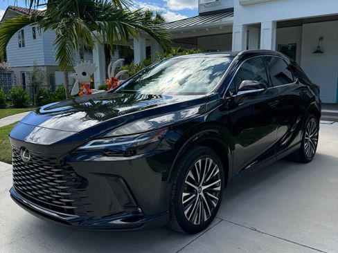 Used 2023 Lexus RX 350 FWD image 2