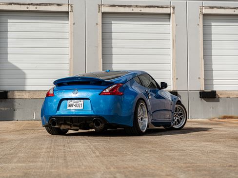 Used 2009 Nissan 370Z Touring w/ Sport Pkg image 5