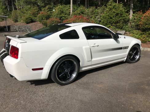 Used 2007 Ford Mustang GT Premium RWD image 6