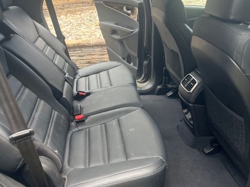 Used 2018 Kia Sorento EX image 16