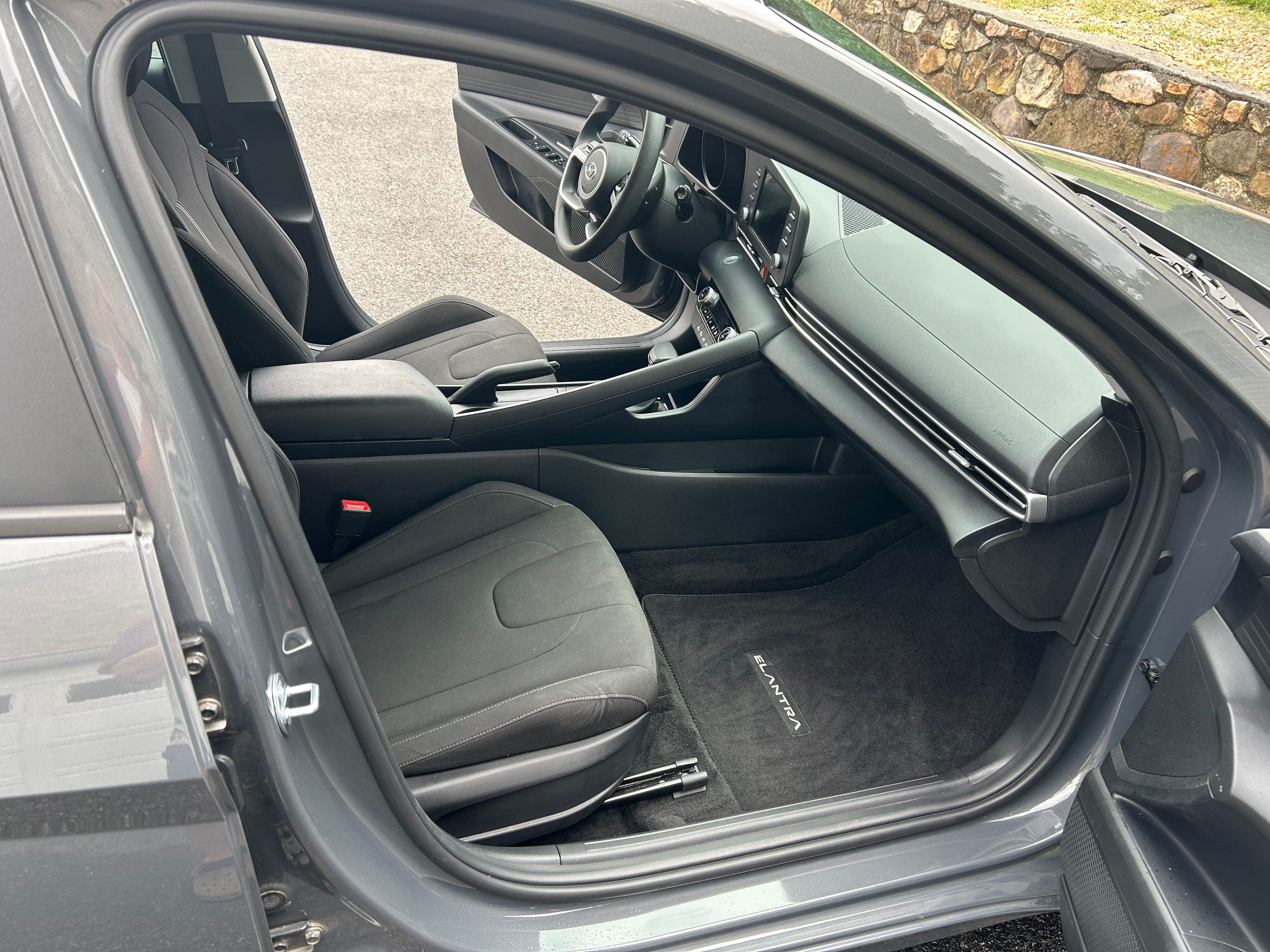Used 2023 Hyundai Elantra SEL FWD image 13