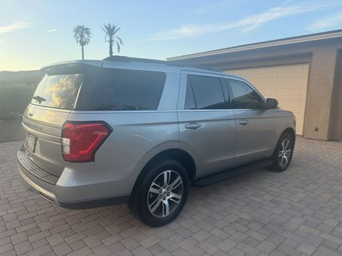 Used 2024 Ford Expedition XLT image 8