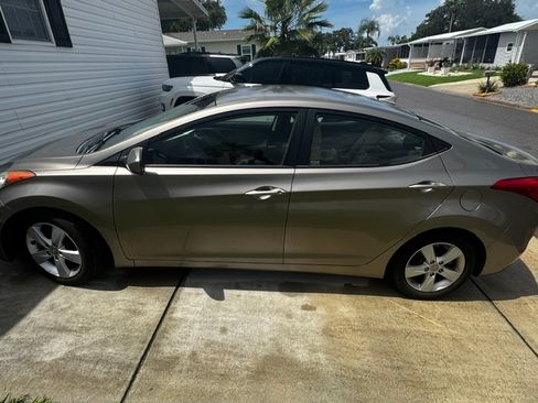 Used 2013 Hyundai Elantra GLS w/ Preferred Pkg FWD image 8