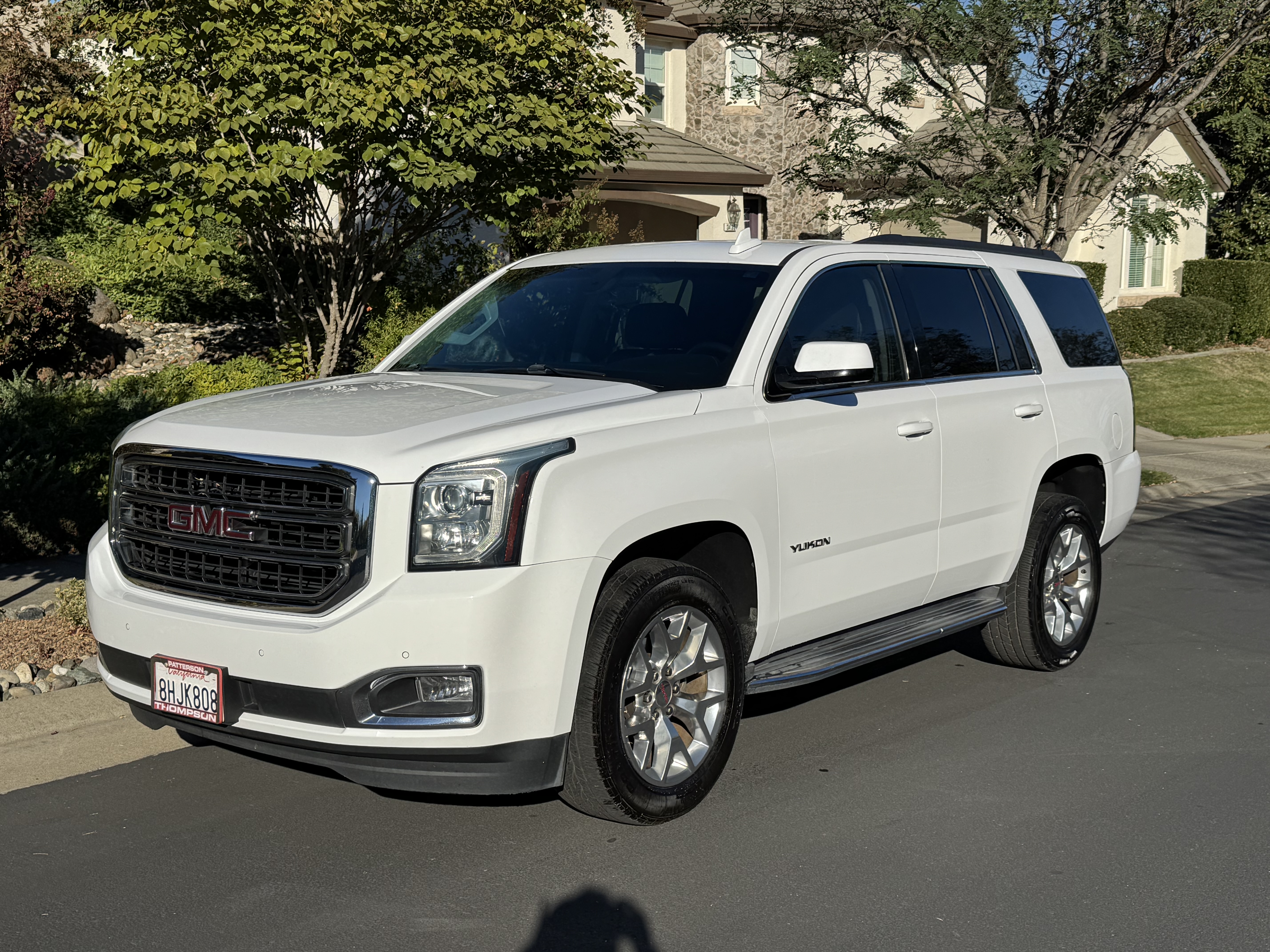 Used 2018 GMC Yukon SLE RWD image 1