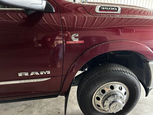 Used 2019 RAM 3500 Limited w/ Max Tow Package AWD/4WD image 4