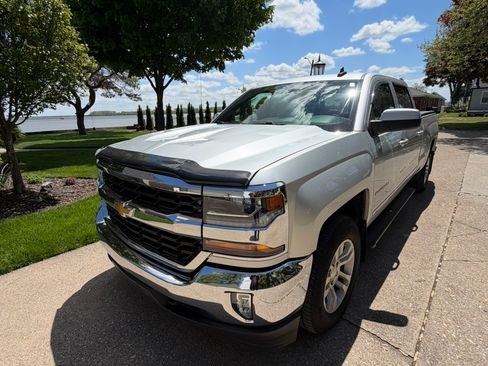 Used 2017 Chevrolet Silverado 1500 LT w/ All Star Edition AWD/4WD image 14