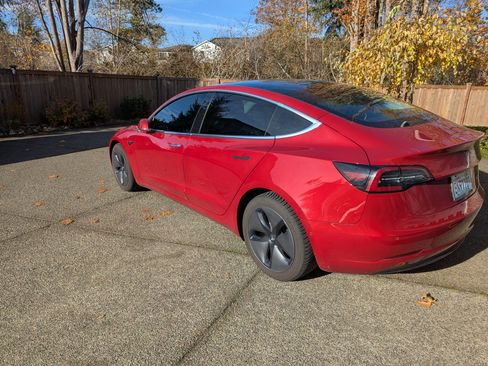 Used 2018 Tesla Model 3 Long Range image 4