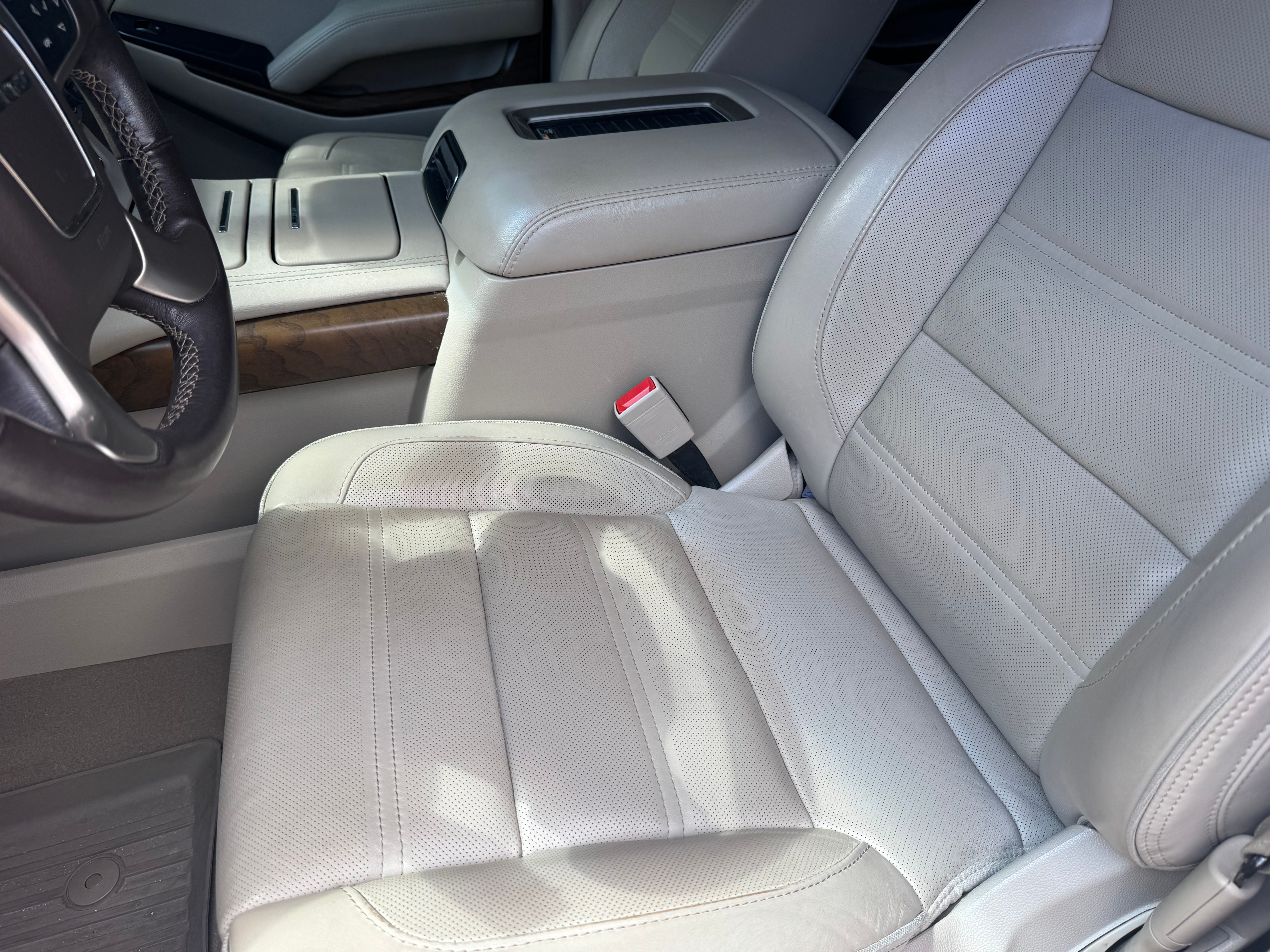 Used 2020 GMC Yukon Denali w/ Denali Premium Package AWD/4WD image 17