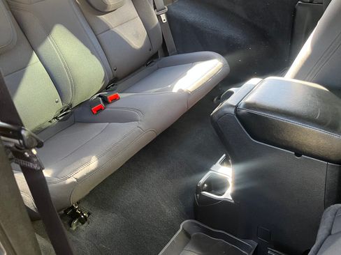 Used 2022 Jeep Wrangler Sport image 19