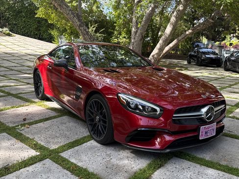 Used 2018 Mercedes-Benz SL 63 AMG image 2