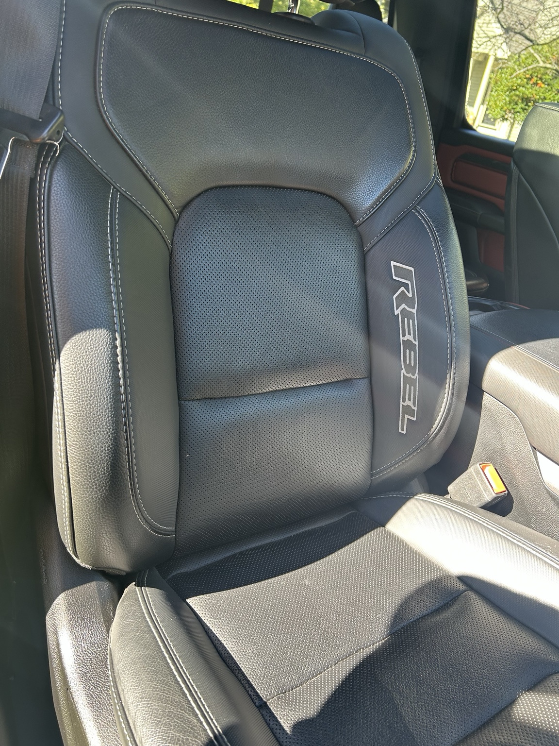 Used 2019 RAM 1500 Rebel w/ Rebel Level 2 Equipment Group AWD/4WD image 4