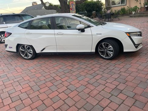 Used 2018 Honda Clarity Plug-In Hybrid image 4