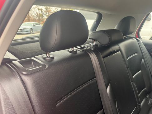 Used 2018 Volkswagen Golf SE image 8