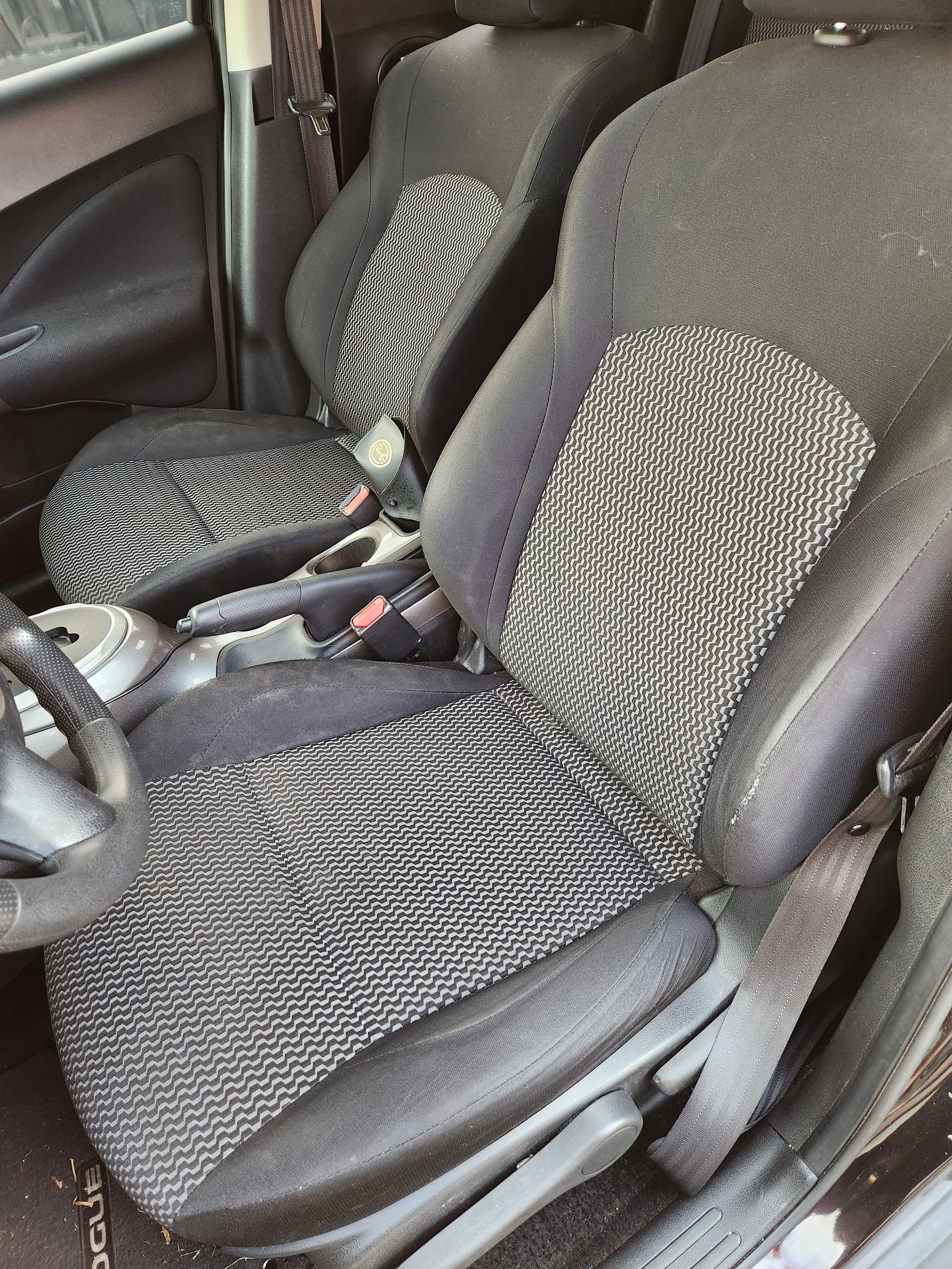 Used 2015 Nissan Juke S FWD image 12