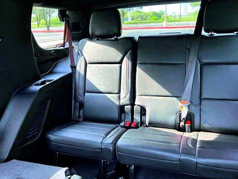 Used 2021 Chevrolet Tahoe LT w/ LT Signature Package AWD/4WD image 11