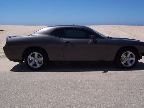 Used 2013 Dodge Challenger SXT image 18