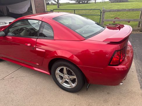 Used 2002 Ford Mustang GT RWD image 5