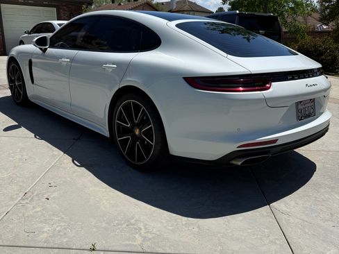 Used 2020 Porsche Panamera RWD image 2