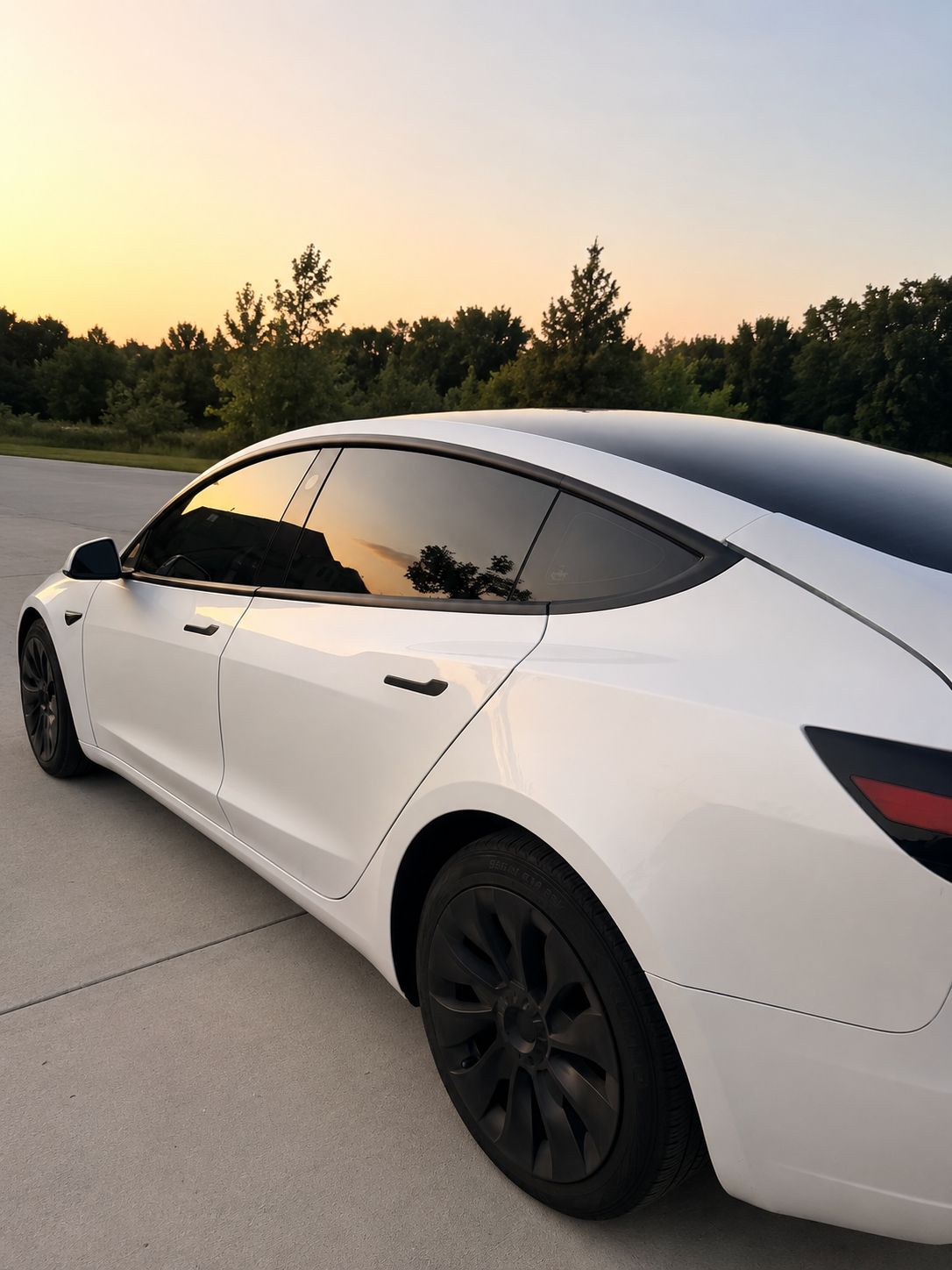 Used 2023 Tesla Model 3 Standard Range RWD image 5