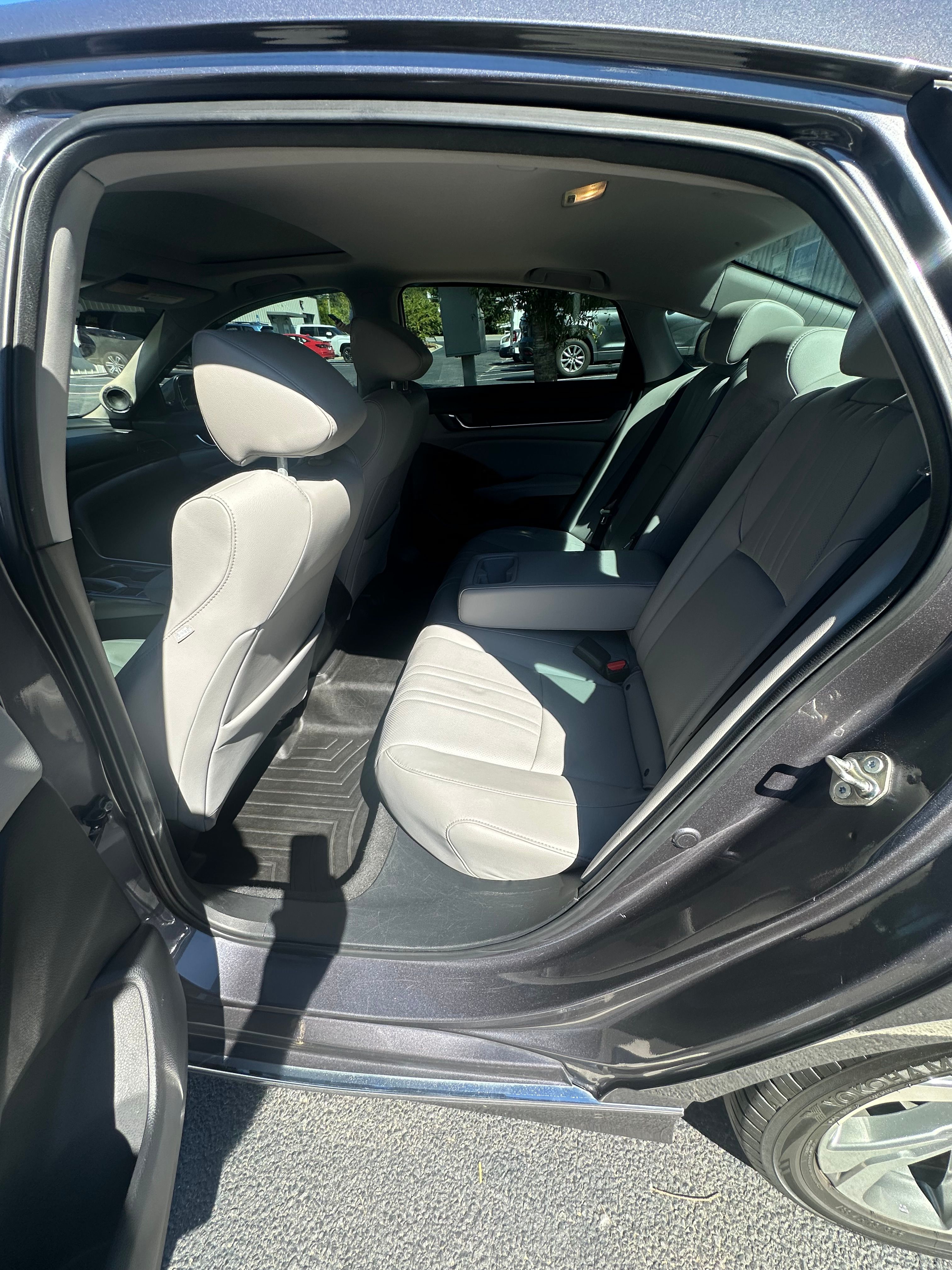 Used 2018 Honda Accord EX-L image 9