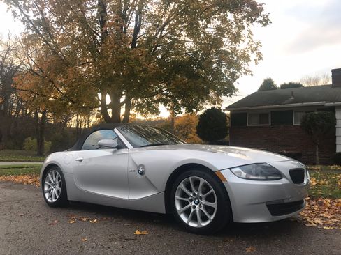 Used 2006 BMW Z4 3.0i RWD image 4