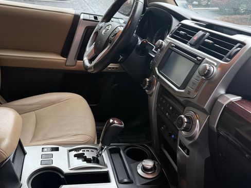 Used 2015 Toyota 4Runner Limited AWD/4WD image 5