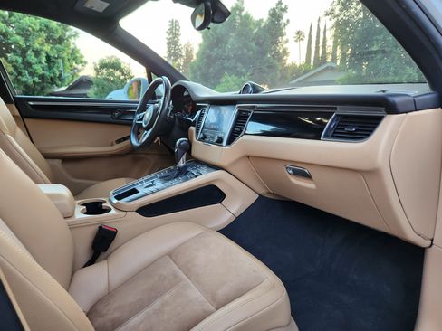Used 2018 Porsche Macan Sport Edition image 9