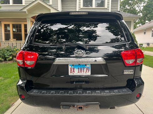 Used 2014 Toyota Sequoia Platinum AWD/4WD image 8