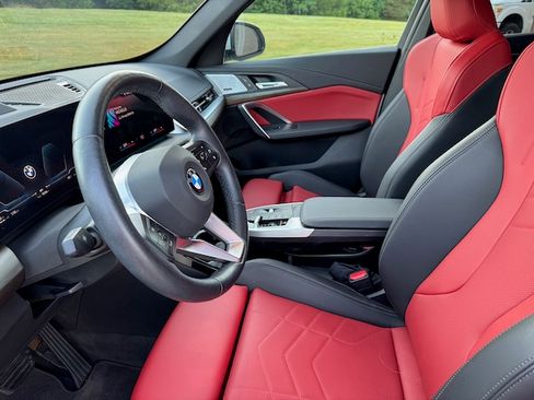 Used 2023 BMW X1 xDrive28i w/ Premium Package AWD/4WD image 6