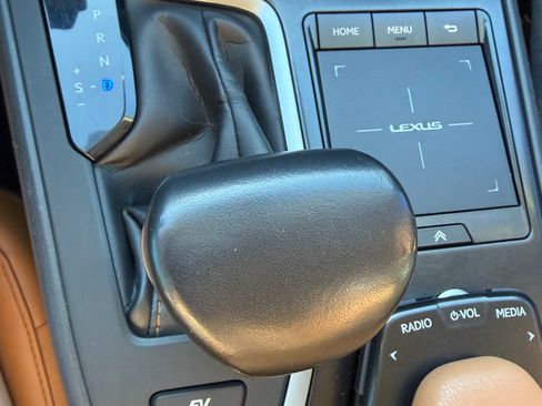 Used 2020 Lexus UX 250h w/ Premium Package AWD/4WD image 29
