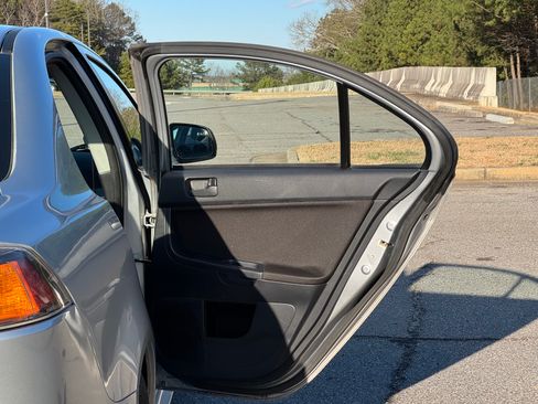 Used 2011 Mitsubishi Lancer ES image 18