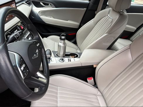 Used 2023 Genesis G70 2.0T w/ Sport Prestige Package image 8