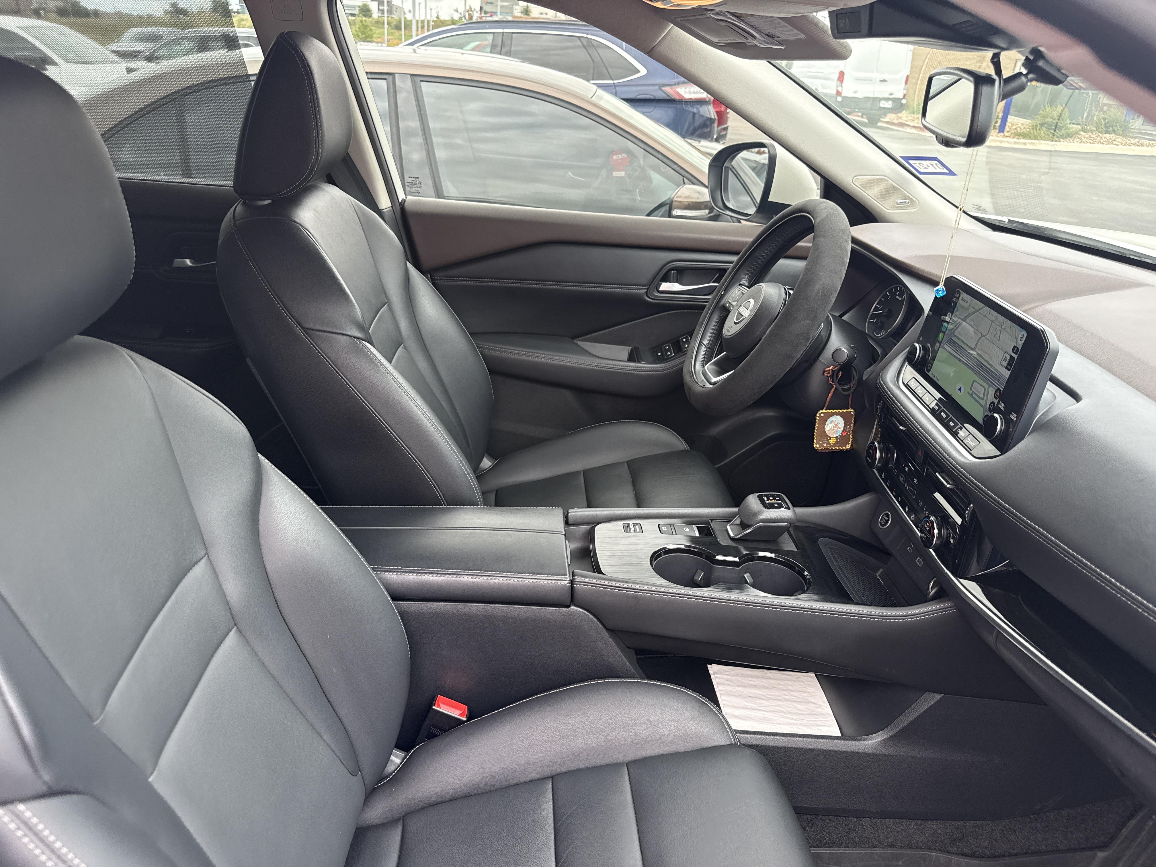 Used 2023 Nissan Rogue SL w/ SL Premium Package FWD image 6