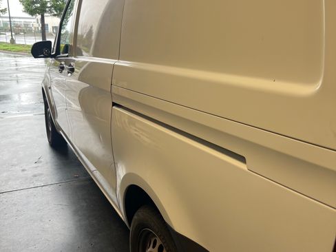 Used 2017 Mercedes-Benz Metris image 9