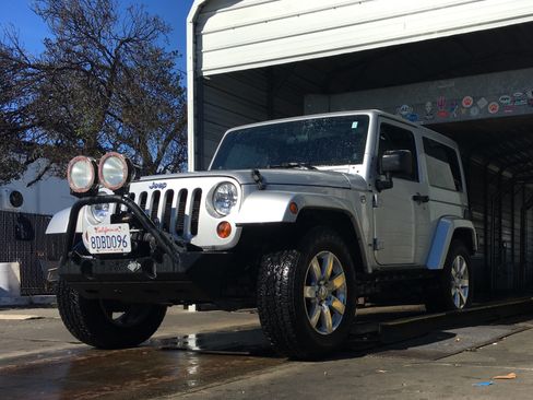 Used 2012 Jeep Wrangler Sahara w/ Connectivity Group AWD/4WD image 5