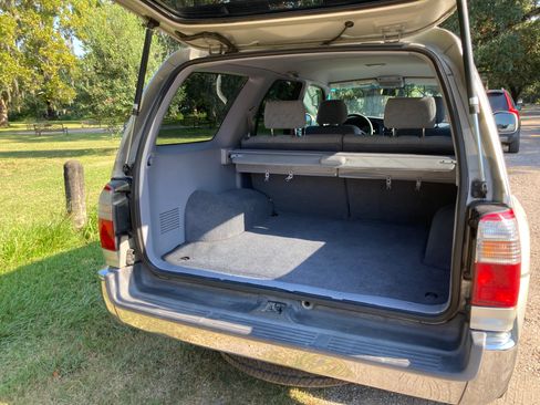 Used 2000 Toyota 4Runner SR5 image 6