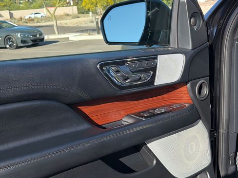 Used 2018 Lincoln Navigator Reserve w/ Technology Package image 16