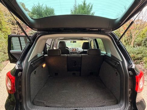 Used 2010 Volkswagen Tiguan Wolfsburg Edition image 23