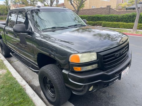 Used 2005 GMC Sierra 1500 SLT w/ Light Duty Power Package image 15